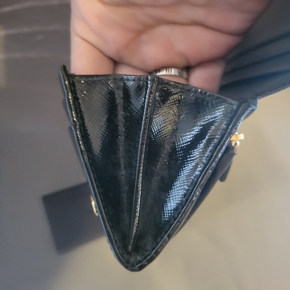 Authentic Prada Saffiano Wallet - Picture 8 of 11